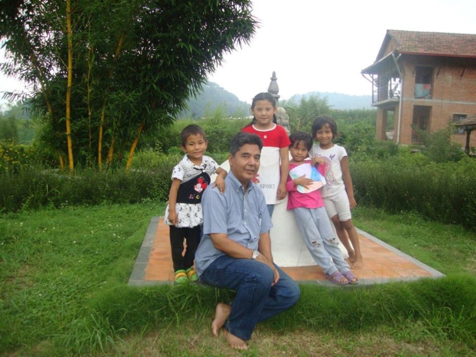 Anjana, Shailendra and group at stupa