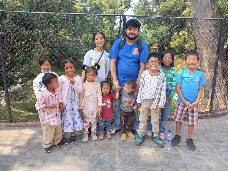 ama kids with staff